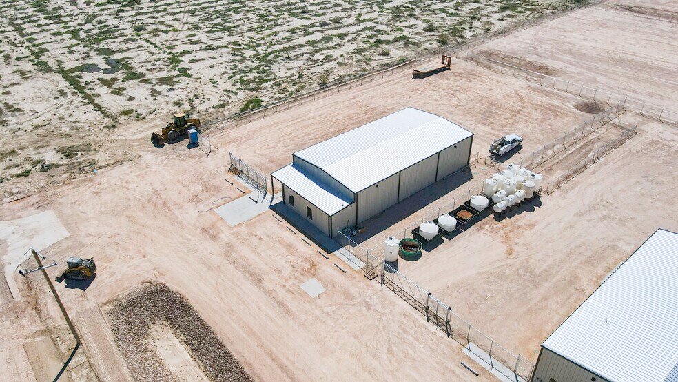 More Photos Of 2269 Ocotillo Dr, Pecos Industrial For Lease