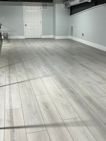 More Photos Of 735 Branch Dr, Alpharetta Flex For Lease