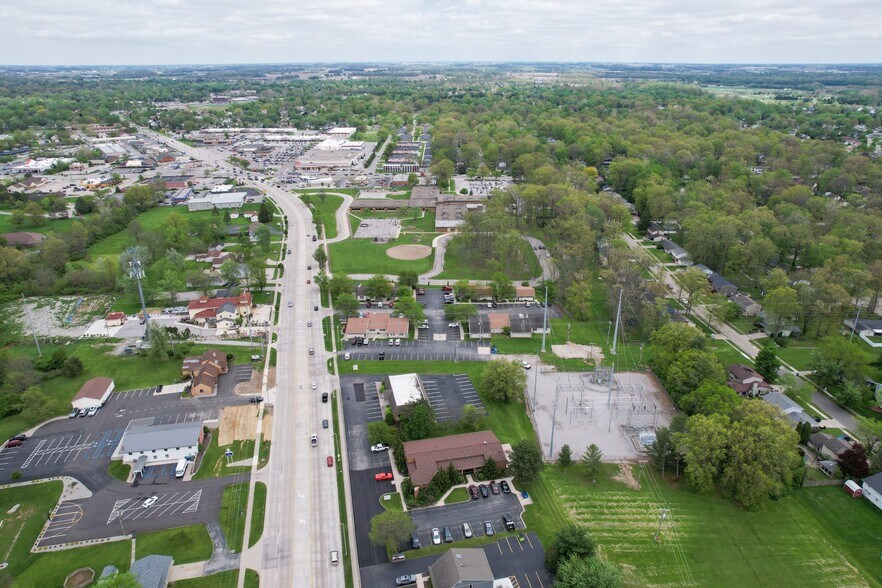 More Photos Of 6038 E State Blvd, Fort Wayne Office For Sale