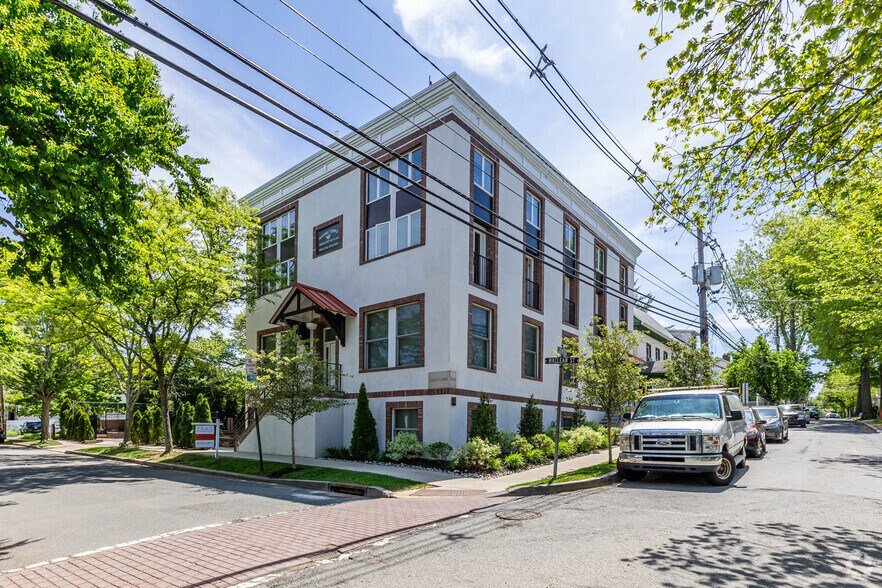 Primary Photo Of 30 Maclean St, Princeton Apartments For Sale