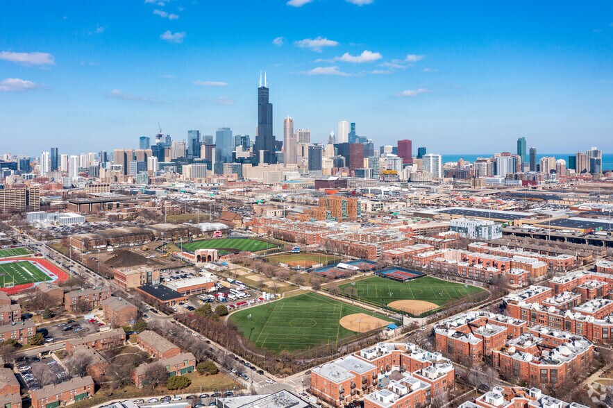 More Photos Of 1252-1322 S Halsted St, Chicago Unknown For Lease