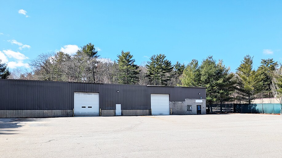 More Photos Of 10024 S Willow St, Manchester Warehouse For Lease