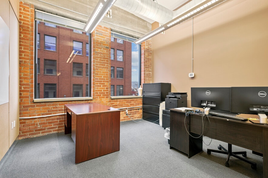More Photos Of 2828-2840 Liberty Ave, Pittsburgh Office For Lease