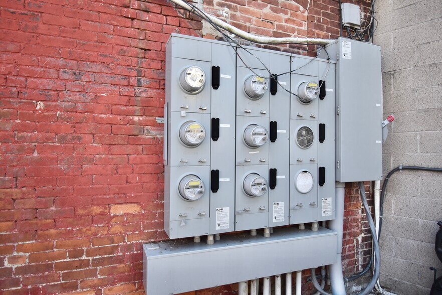 More Photos Of 570-574 Main St, Springfield Apartments For Sale