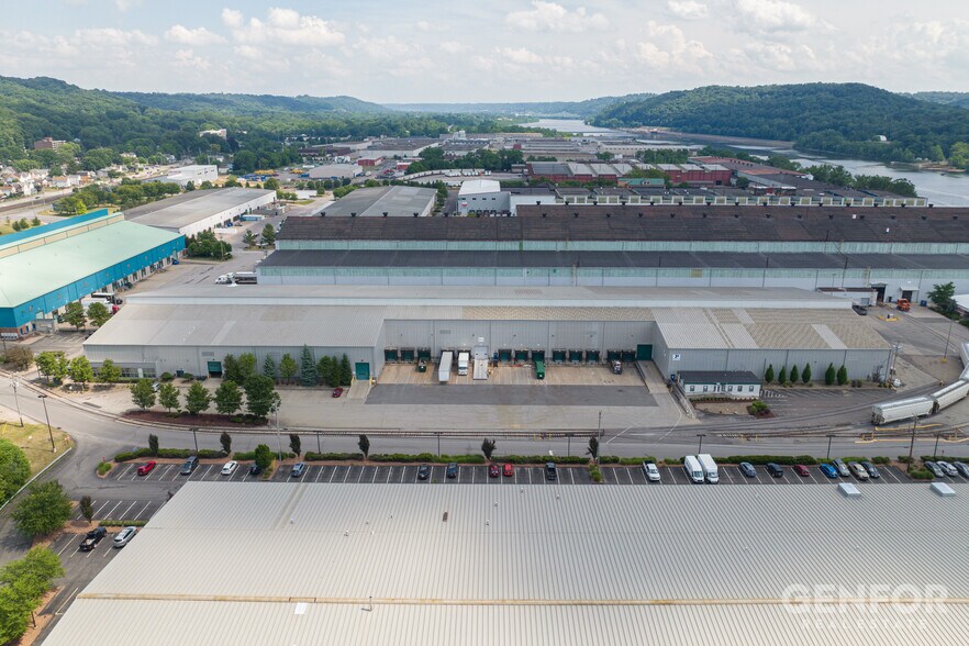 More Photos Of 555 W Park Rd, Leetsdale Warehouse For Lease