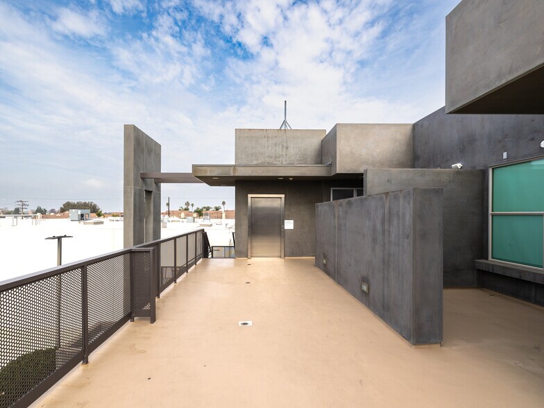 More Photos Of 215-237 California St, El Segundo Loft Creative Space For Lease
