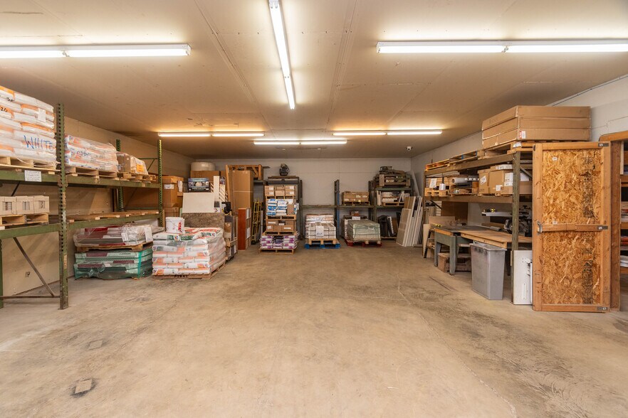 More Photos Of 1402 Route 300, Newburgh Showroom For Sale