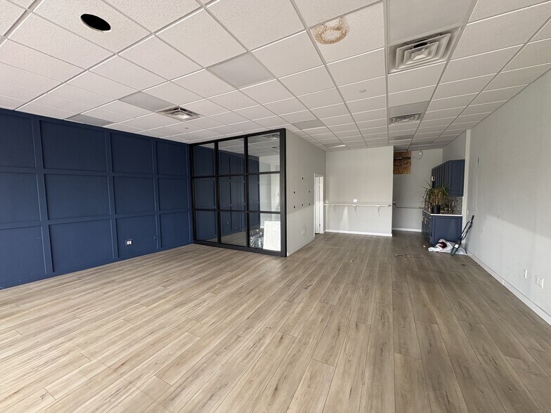 More Photos Of 777 Central Park Ave, Yonkers General Retail For Lease