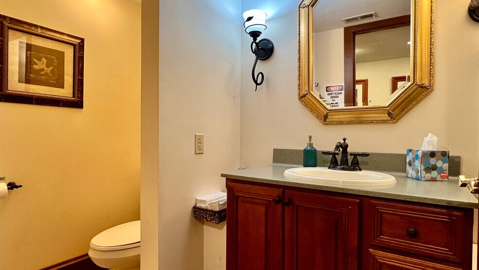 More Photos Of 2604 Sunnyside Dr, Cadillac Medical For Sale