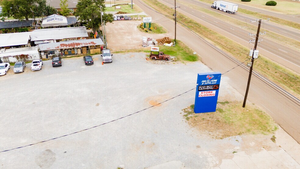 More Photos Of 1607 US-82, Greenwood General Retail For Sale