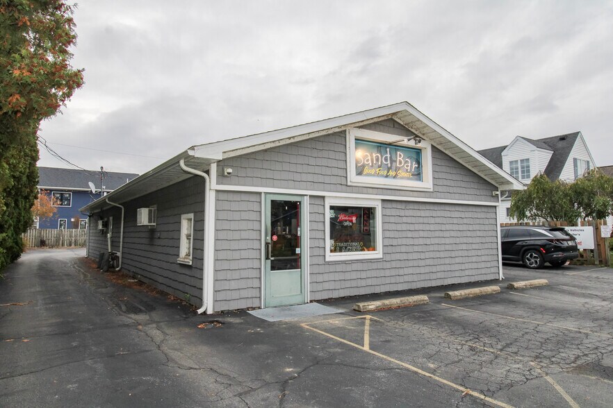 More Photos Of 54 McKinley St, Huron Bar For Sale