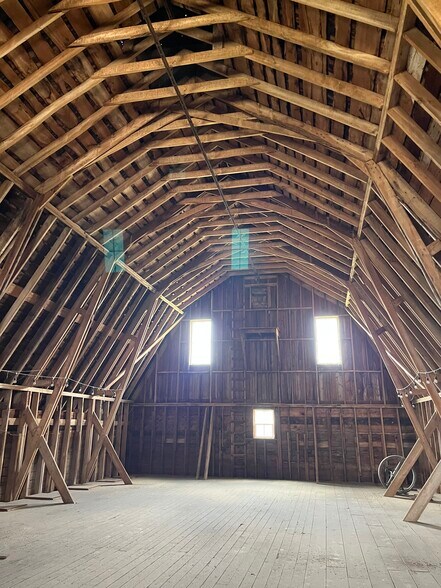 More Photos Of 14152 Highway K64, Whiting Specialty For Sale