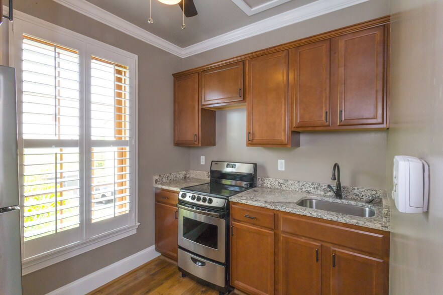 More Photos Of 63 Main St, Warrenton Office For Sale