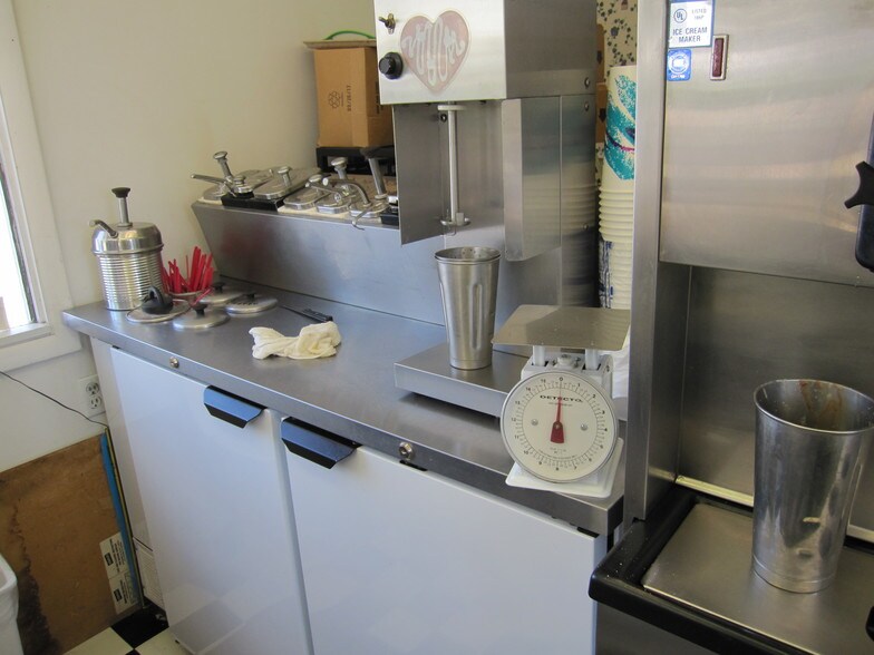 More Photos Of 413 Bank St, Lodi Restaurant For Sale