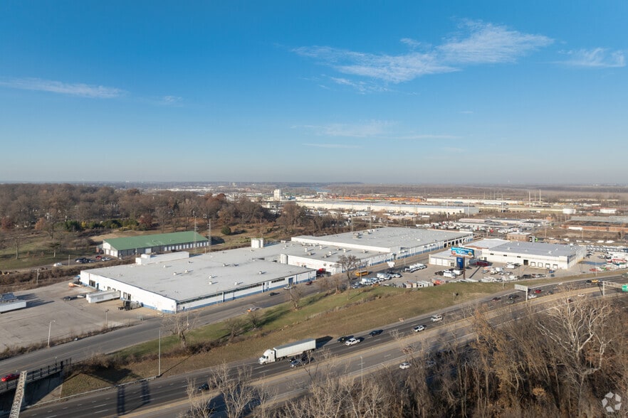 More Photos Of 6301 N Broadway, Saint Louis Food Processing For Lease