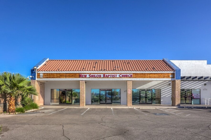 More Photos Of 4640 E Flamingo Rd, Las Vegas Storefront Retail Office For Lease