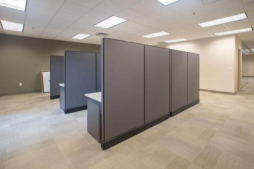 More Photos Of 5255 N Edgewood Dr, Provo Office For Lease