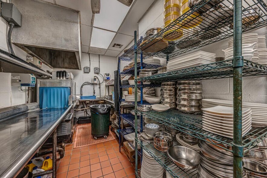 More Photos Of 4601 SE 29th St, Oklahoma City Restaurant For Sale