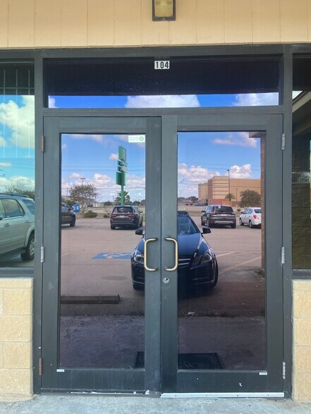 More Photos Of 7602 S Staples St, Corpus Christi Storefront Retail Office For Sale