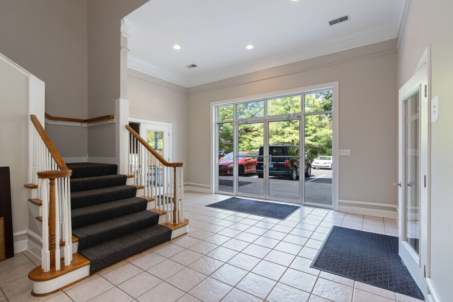 More Photos Of 3240 Office Pointe Pl, Louisville Coworking Space