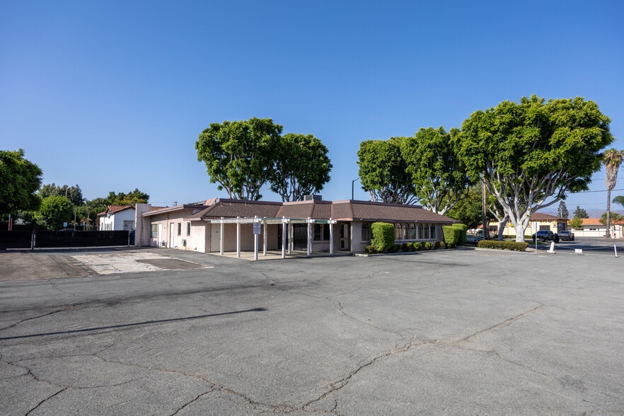 More Photos Of 150 E 1st St, Tustin Schools For Sale