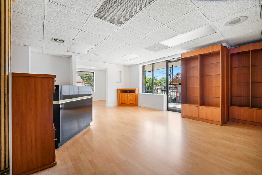 More Photos Of 238 New Britain Rd, Berlin Freestanding For Lease