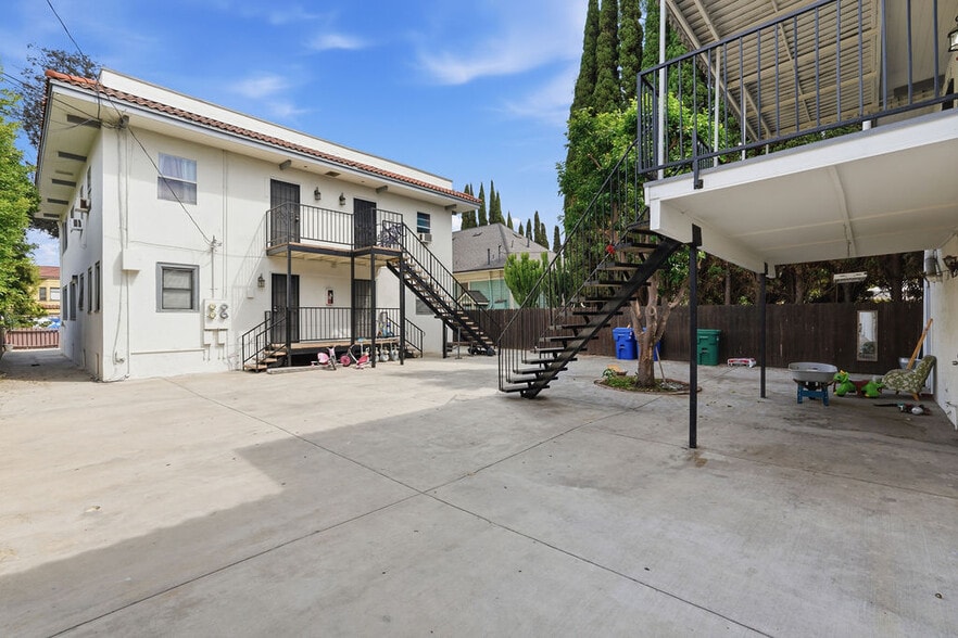 More Photos Of 943-949 Chestnut Ave, Long Beach Apartments For Sale