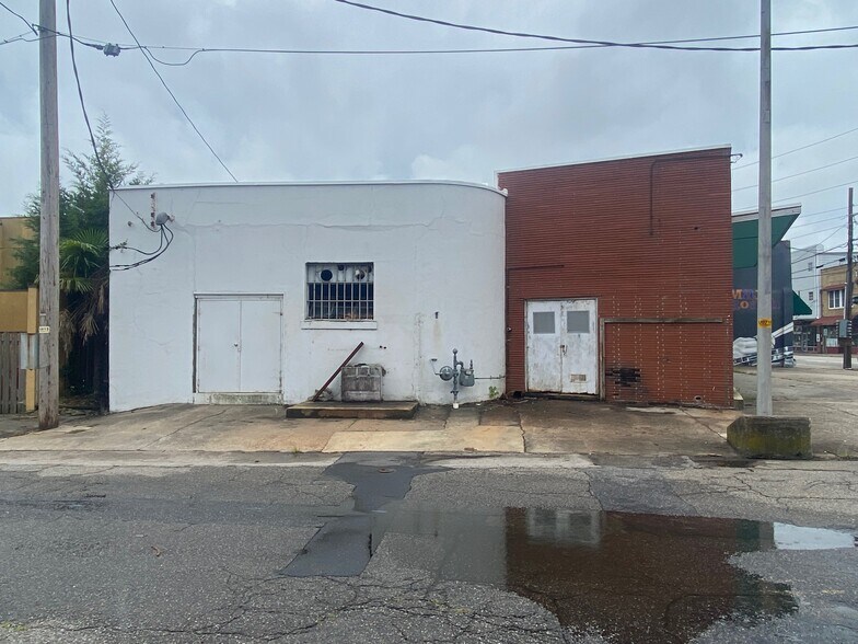 More Photos Of 100 S Water St, Elizabeth City General Retail For Sale