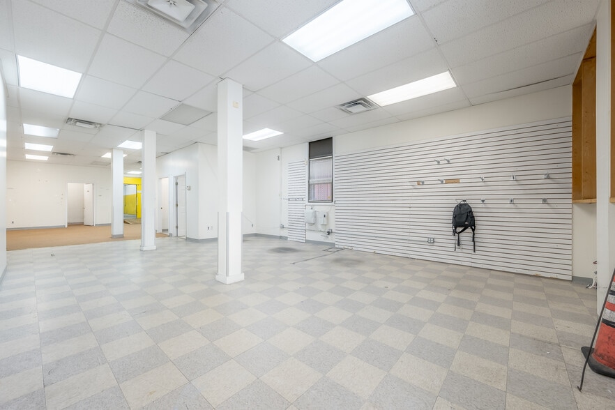 More Photos Of 38-31 Crescent St, Long Island City Warehouse For Lease
