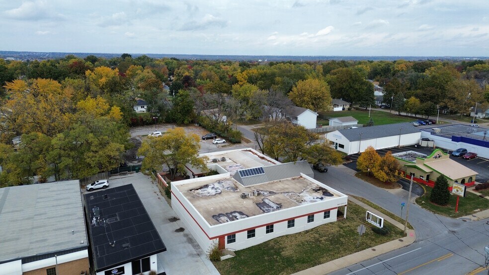 More Photos Of 5601 Douglas Ave, Des Moines Office For Sale