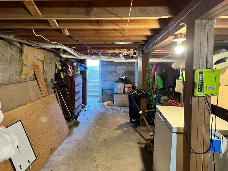 More Photos Of 100 US-14, Dayton Service For Sale