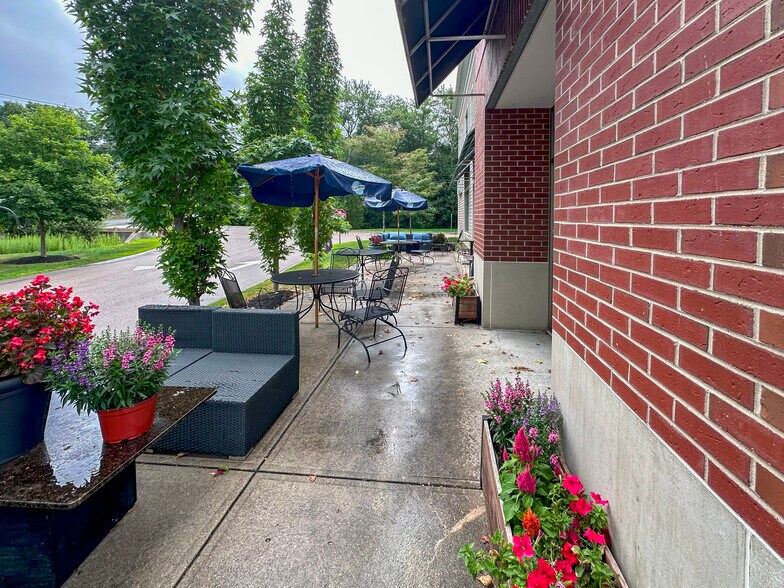 More Photos Of 22 South St, Hopkinton Storefront Retail Office For Lease