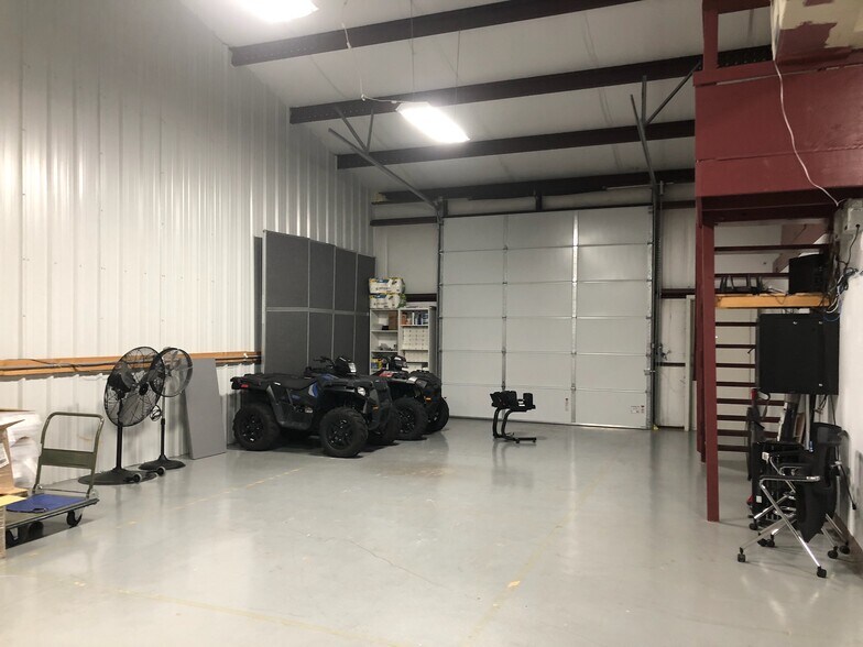 More Photos Of 14121 W Highway 290, Austin Warehouse For Sale