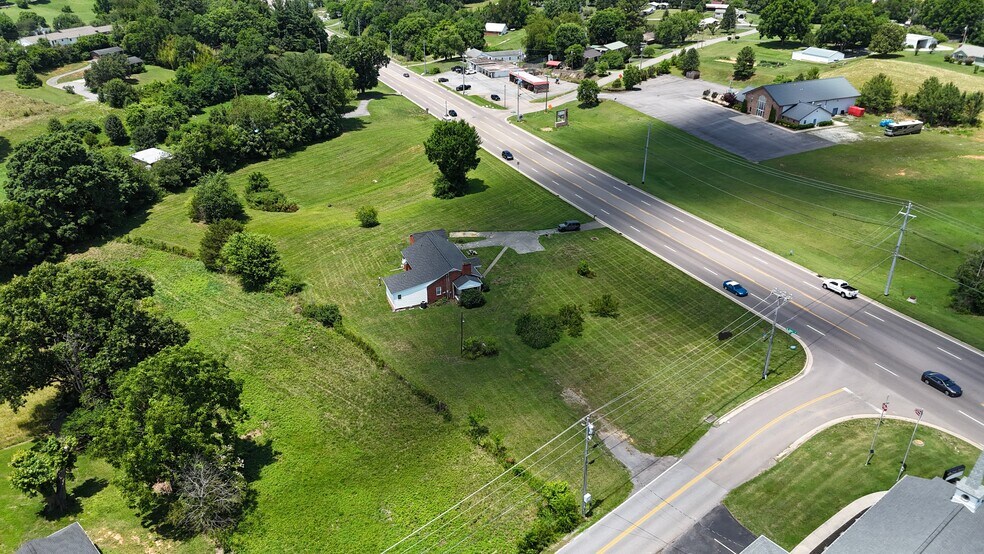 More Photos Of 5207 N Roan St, Gray Specialty For Sale