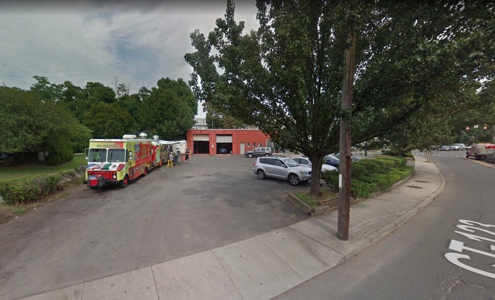 More Photos Of 100 Main St, Norwalk Auto Repair For Sale