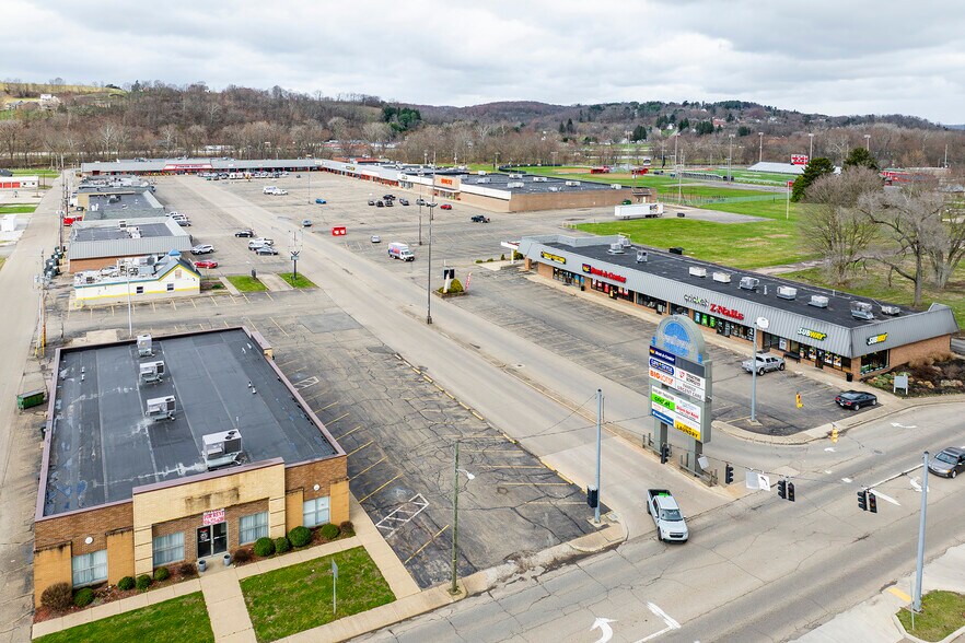 More Photos Of 300-499 Downtowner Plz, Coshocton General Retail For Sale