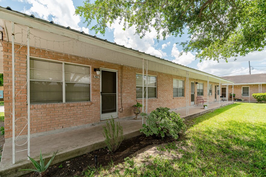 Primary Photo Of 112 E 6th St, San Juan Apartments For Sale