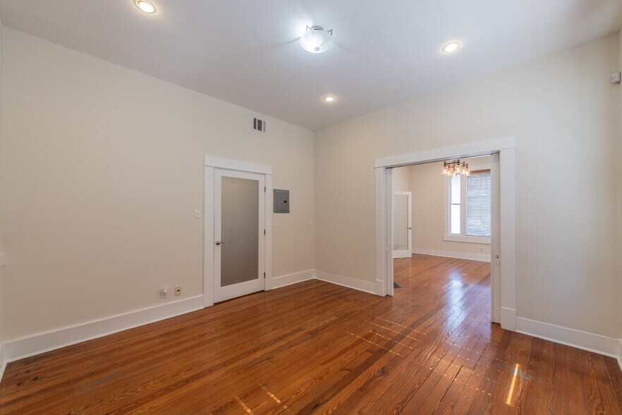 More Photos Of 214 E Ashby Pl, San Antonio Office For Lease