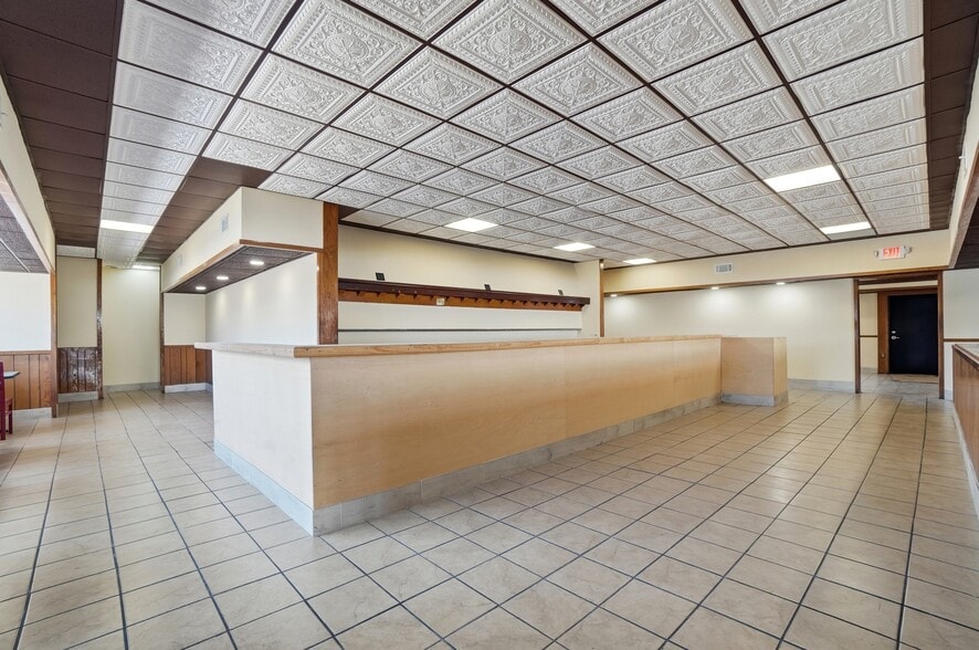 More Photos Of 1610 Germantown Rd, Middletown Restaurant For Sale