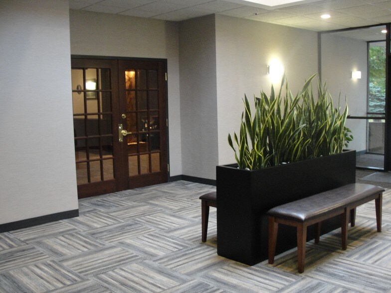 More Photos Of 4505 White Bear Pky, White Bear Lake Office For Lease