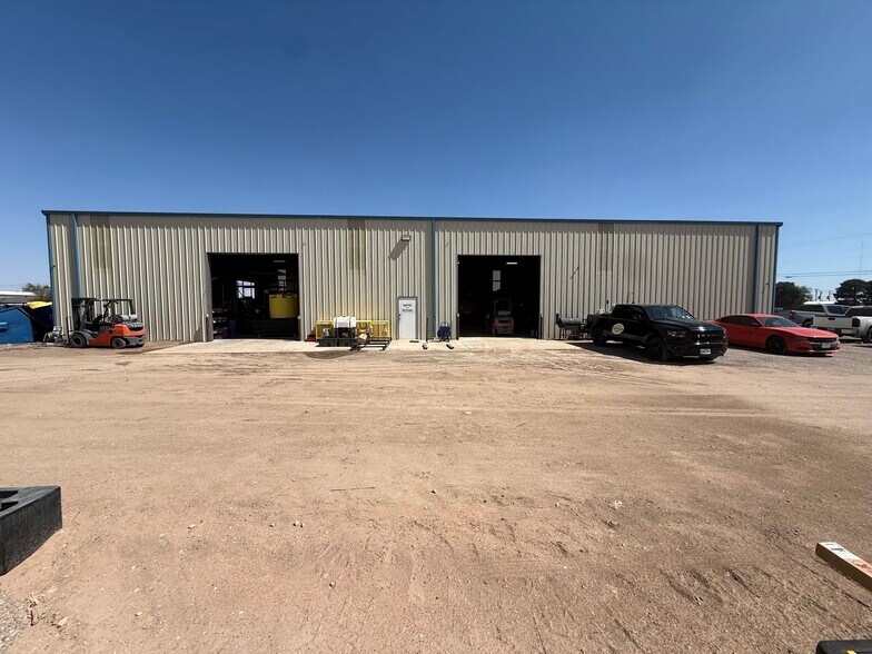 More Photos Of 1006 W County Road 114, Midland Industrial For Lease