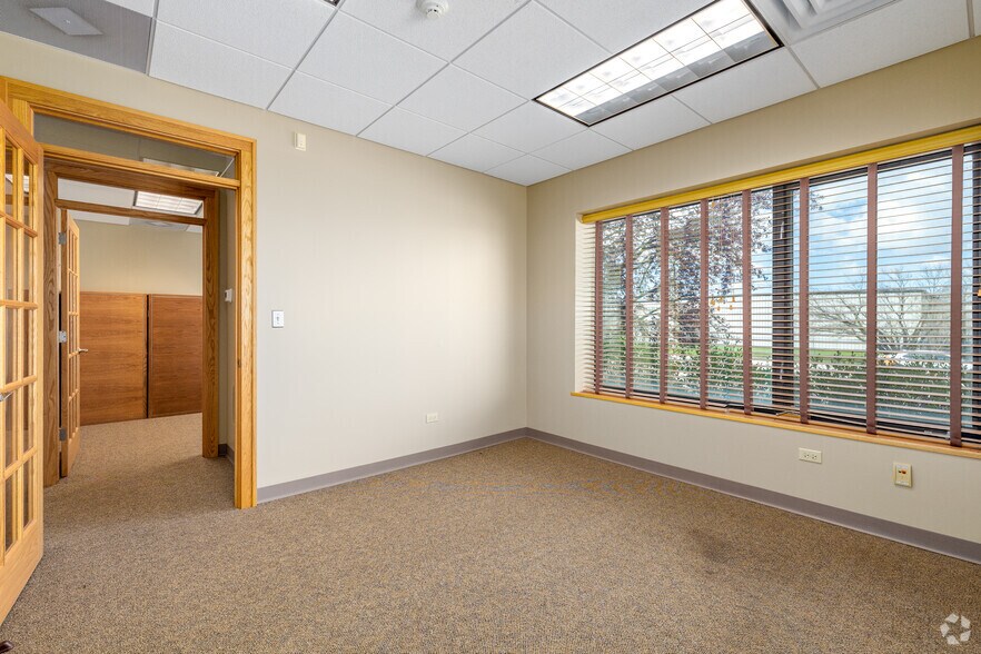 More Photos Of 16720 New Lenox Rd, Joliet Manufacturing For Sale