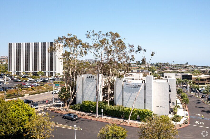 More Photos Of 359 San Miguel Dr, Newport Beach Office For Lease
