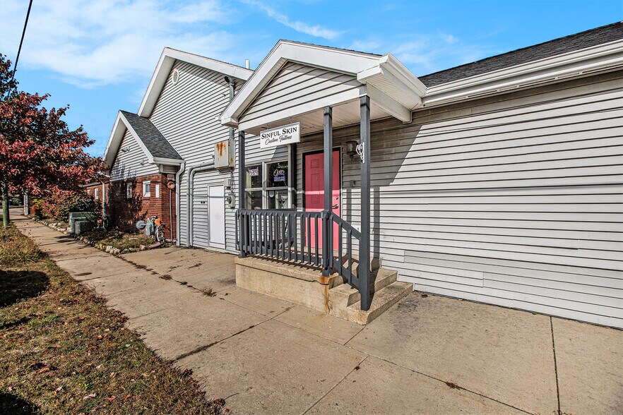 More Photos Of 525 W Mitchell St, Petoskey Office For Sale