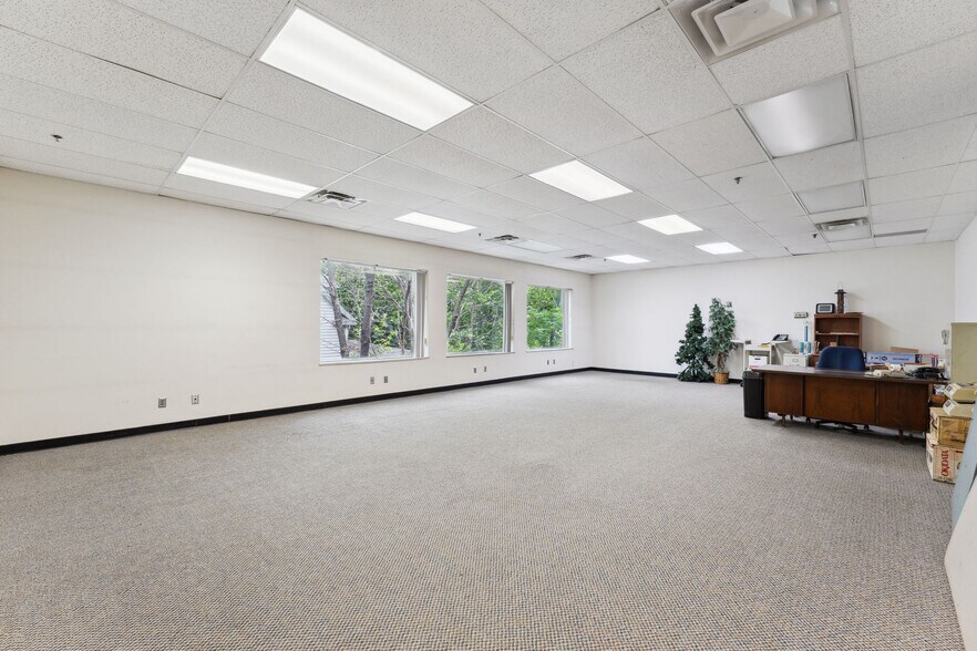 More Photos Of 4388 Shoreline Dr, Spring Park Storefront Retail Office For Sale
