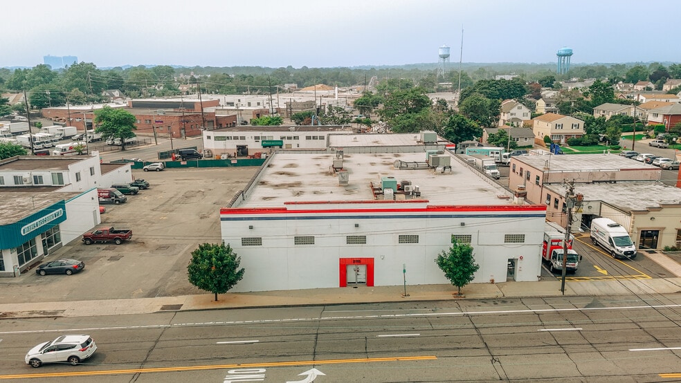 Primary Photo Of 2115 Jericho Tpke, New Hyde Park Manufacturing For Lease