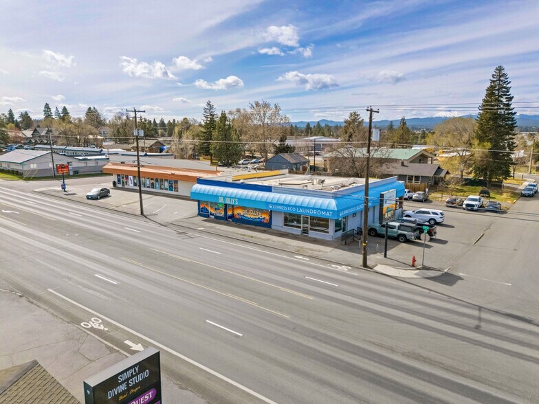 More Photos Of , Bend General Retail For Sale