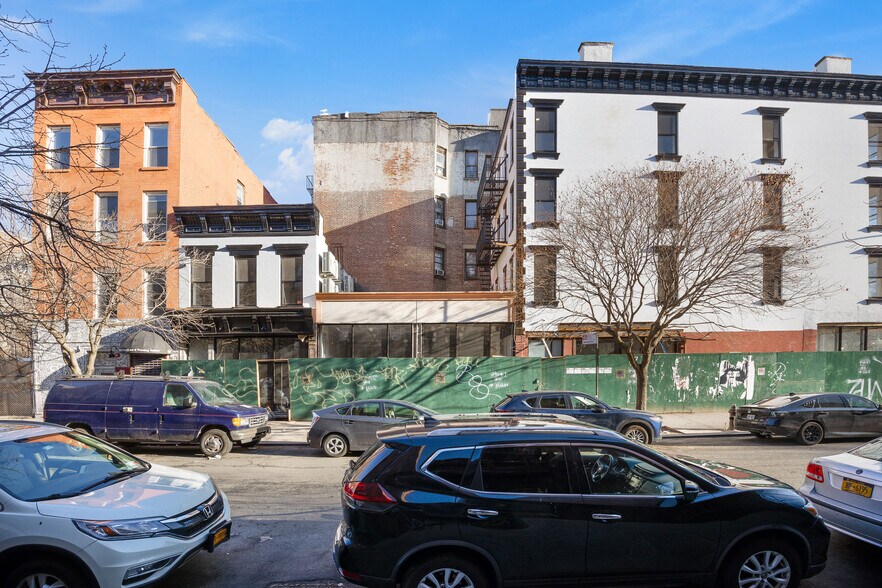 More Photos Of 1966 Third Ave, New York Storefront Retail Residential For Lease