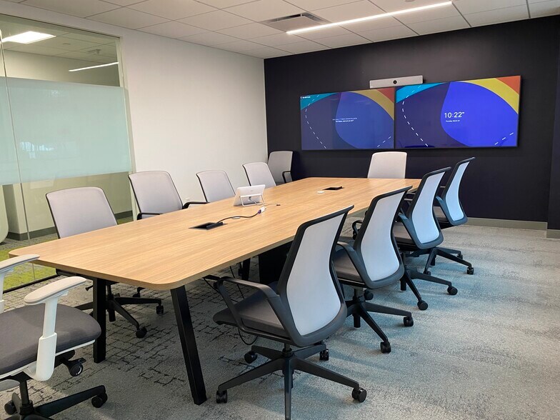 More Photos Of 1 Northeastern Blvd, Salem Office For Lease