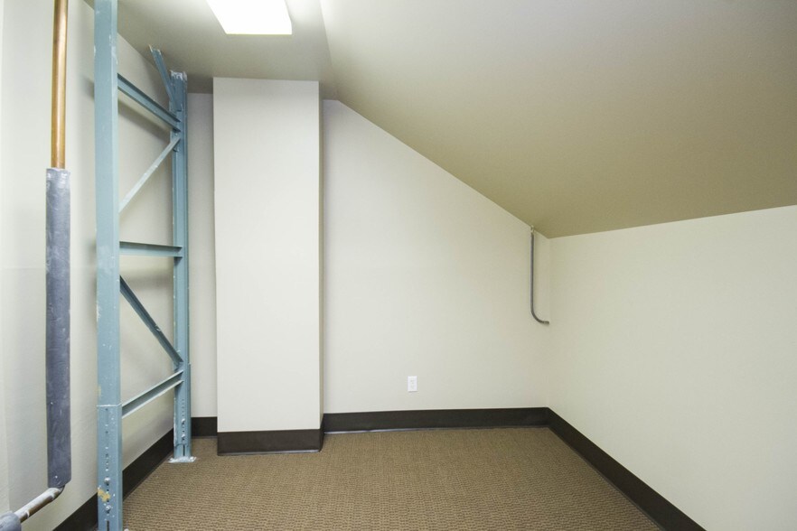 More Photos Of 5701-5725 Coventry Ln, Fort Wayne Unknown For Lease